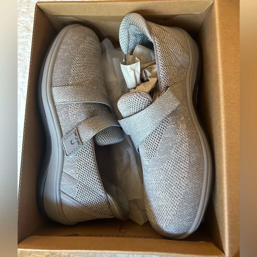Orthofeet Amalya Gray Slip-On Shoes